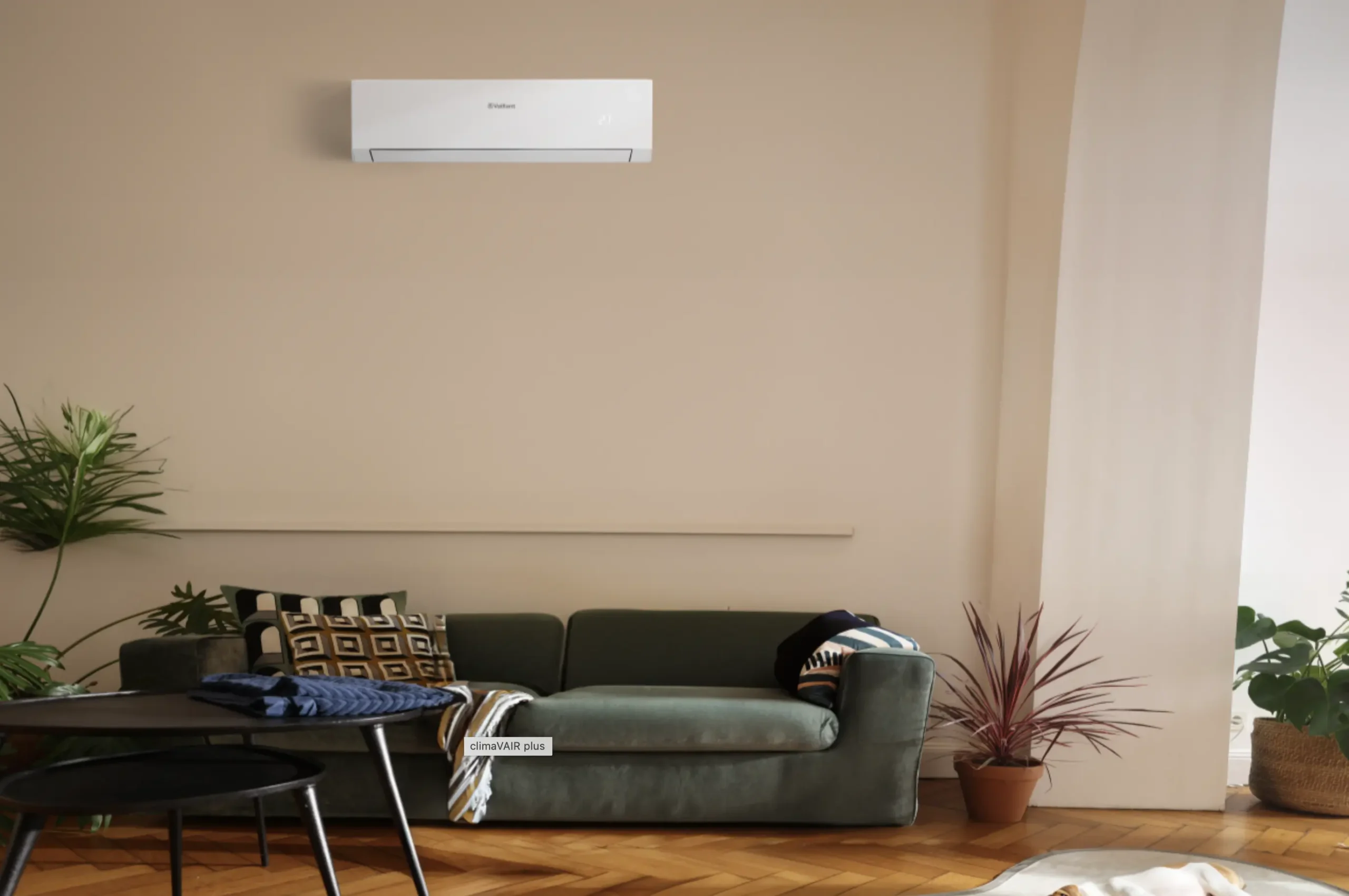 Aire acondicionado Vaillant climaVAIR Plus - aire acondicionado vailland instalado en salon scaled Aire acondicionado Vaillant climaVAIR Plus
